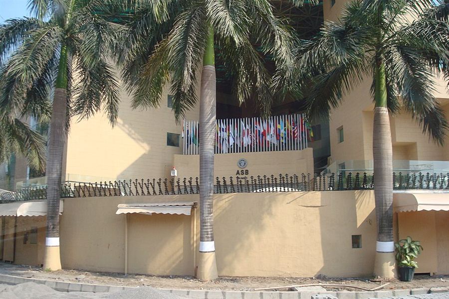 아메리칸 스쿨 오브 봄베이 American School of Bombay 인도 뭄바이 이름은 도시의 옛 이름 캠퍼스는 학년마다
