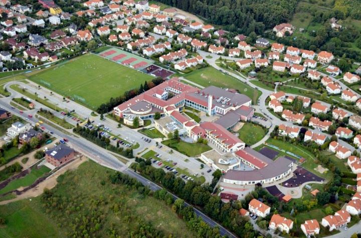 프라하 국제학교 International School of Prague 체코 프라하 6구 네부시체 IB 네 과정과 마지막 2년