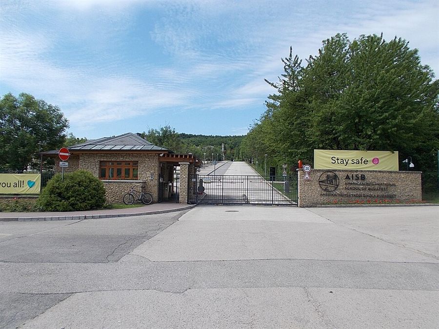 부다페스트 아메리칸 인터내셔널 스쿨 AISB 헝가리 너지코바치 미국 졸업장 위에 IB 디플로마와 GID를 고르는 학교