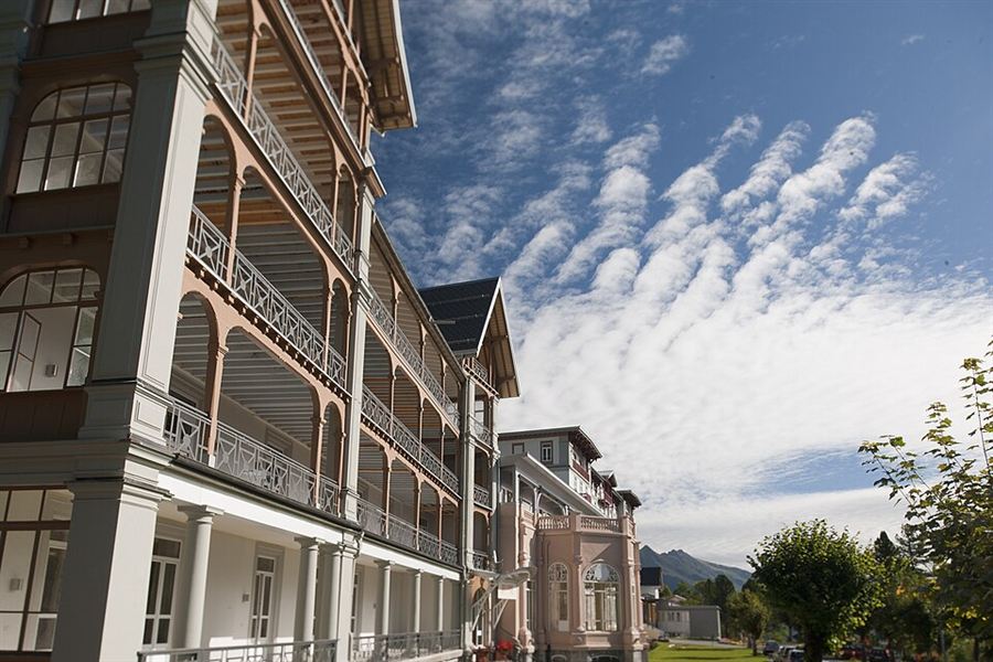 레장 아메리칸 스쿨 LAS Leysin American School 스위스 알프스 레장 7학년부터 받는 기숙학교와 IB 미국 